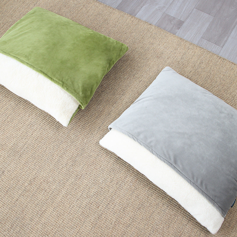 Washable bite resistant pet sleeping bag